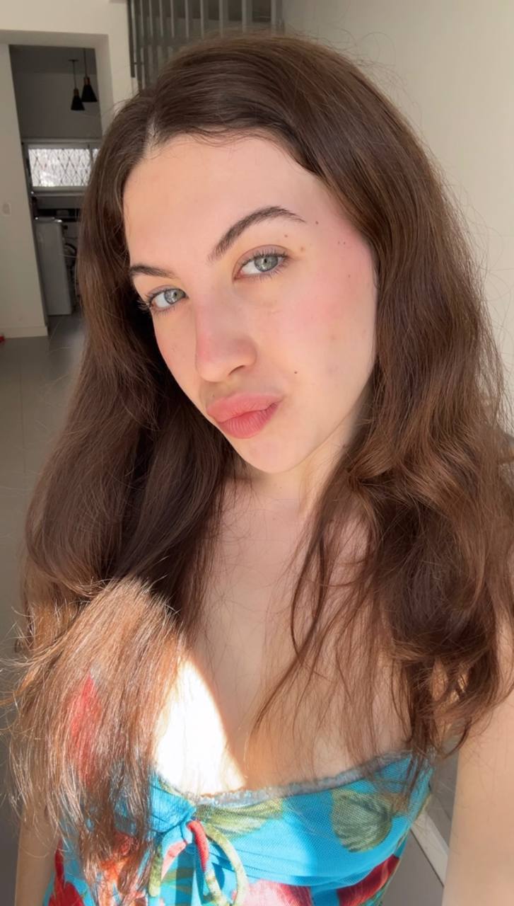 Nude girl Amber in Santiago de Cuba