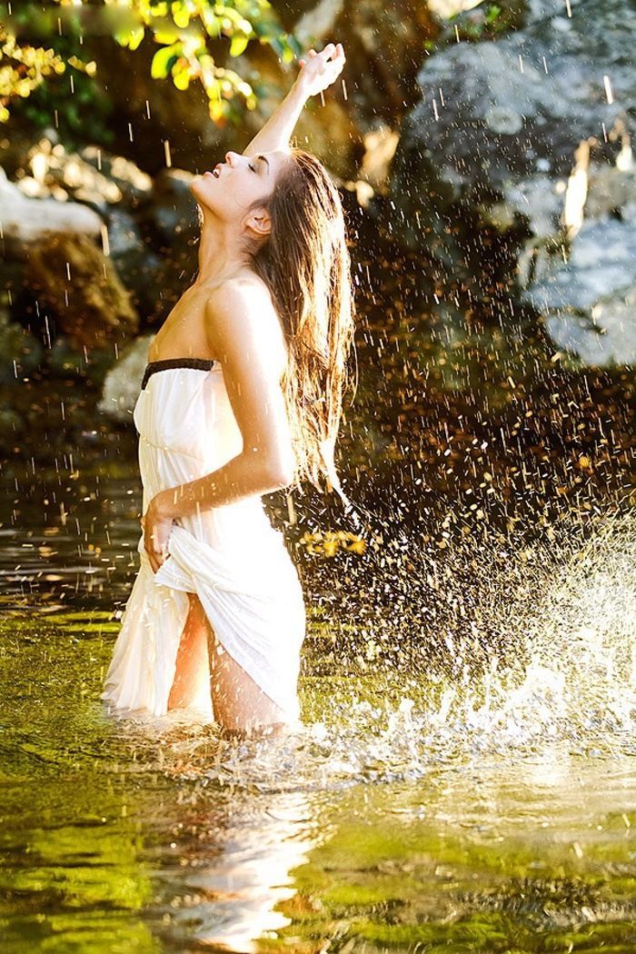 Marie Avgeropoulos in Santiago de Cuba