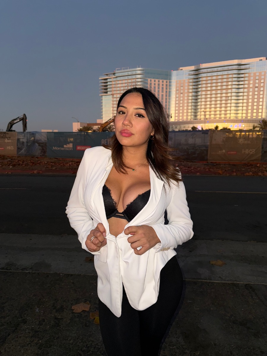 Take a pause and enjoy Ali Cruz — streaming from Santiago de Cuba