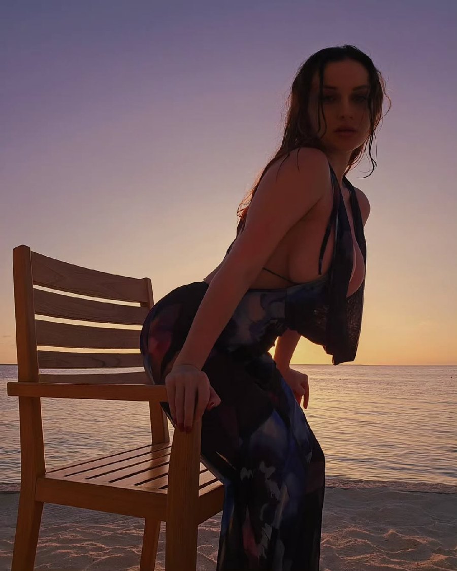 Sexy girl Miranda Faith nude in Santiago de Cuba