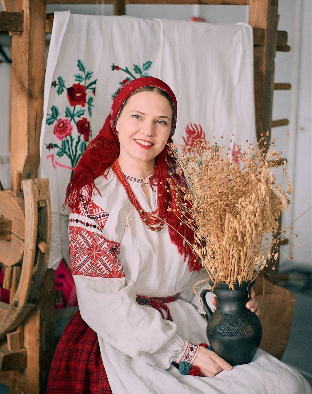 Women in Slavic costumes in Santiago de Cuba