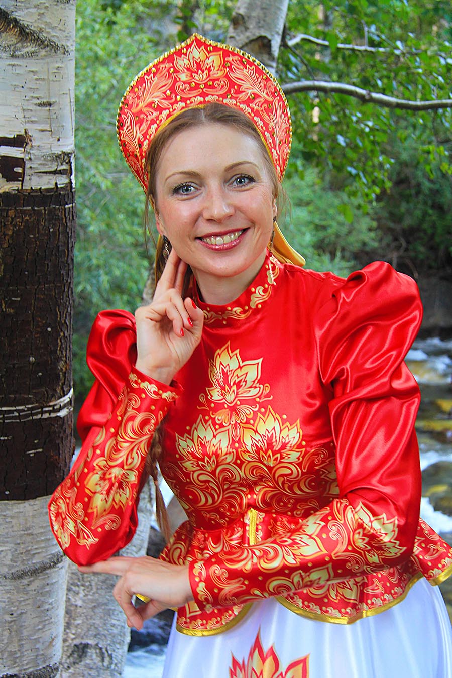 Women in Slavic costumes in Santiago de Cuba