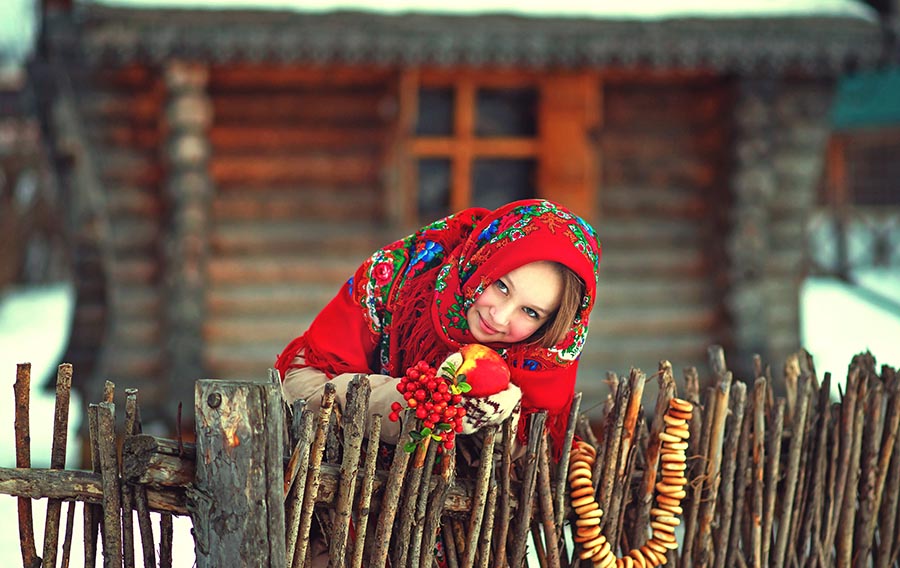 Sexy girl Women in Slavic costumes in Santiago de Cuba