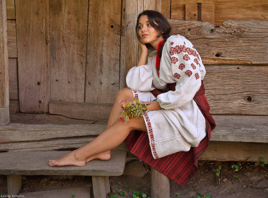 Women in Slavic costumes in Santiago de Cuba