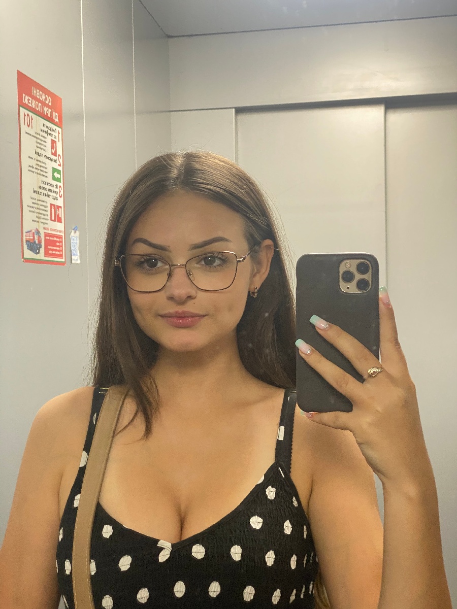 Sexy model Stacy in Santiago de Cuba